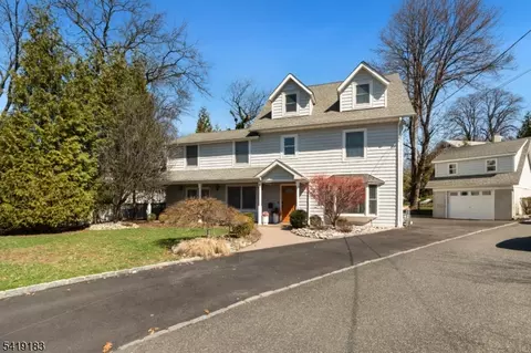 8 Dean Ct, Rutherford, NJ 07070
