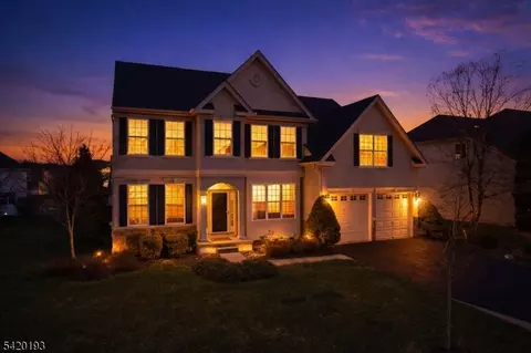 24 Crestview Dr, Clinton, NJ 08809 photo 2