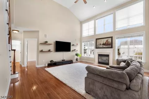 24 Crestview Dr, Clinton, NJ 08809 photo 6