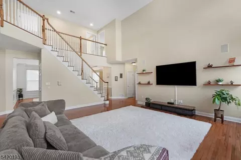 24 Crestview Dr, Clinton, NJ 08809 photo 11