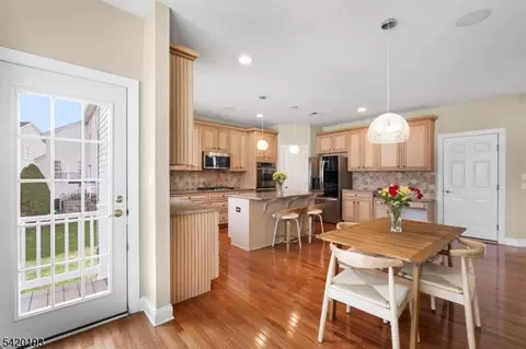 24 Crestview Dr, Clinton, NJ 08809 photo 5