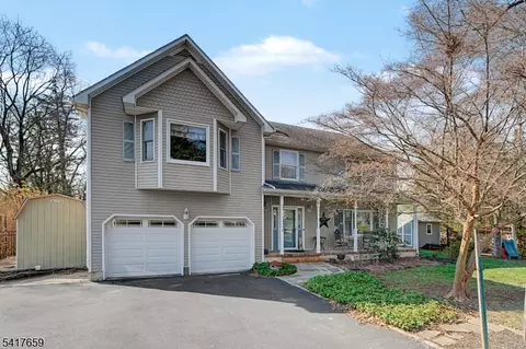 5 Lee Pl, Bridgewater, NJ 08807