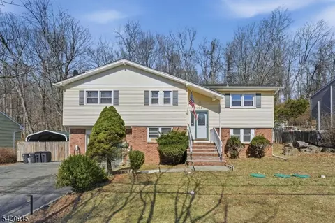 312 Hudson Ave, Hopatcong, NJ 07843