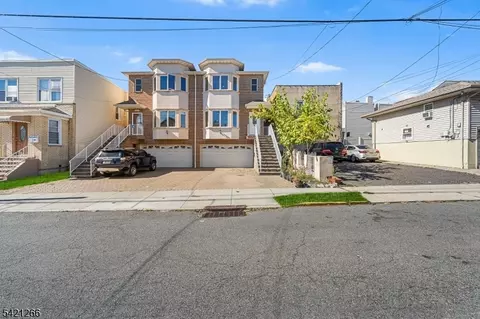 233 5th St #B, Fairview, NJ 07022