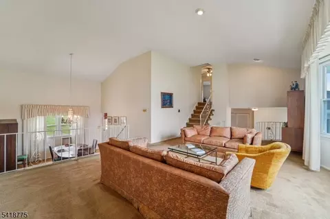 14 Eton Pl, Springfield, NJ 07081 photo 4