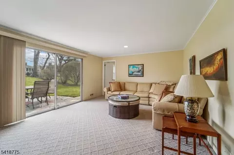 14 Eton Pl, Springfield, NJ 07081 photo 5