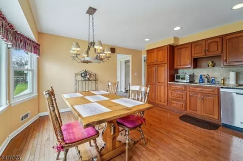 14 Eton Pl, Springfield, NJ 07081 photo 9