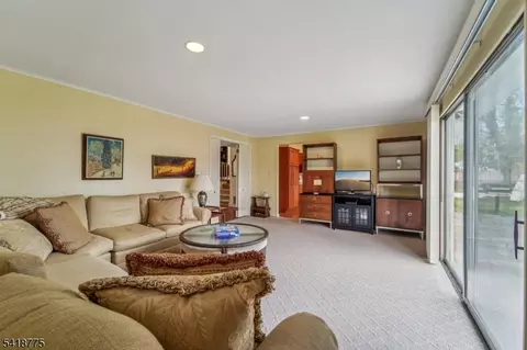 14 Eton Pl, Springfield, NJ 07081 photo 6