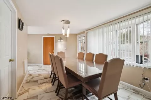 Dining - 2 Dey Pl, Edison, NJ 08817 photo 1 of 2