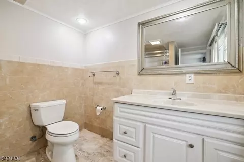 Bath - 2 Dey Pl, Edison, NJ 08817 photo 2 of 2