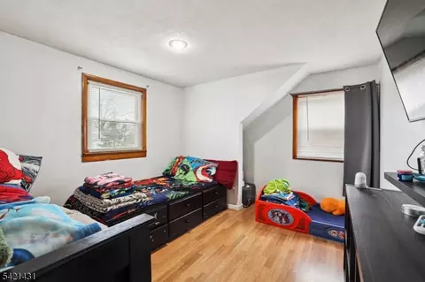 Bedroom - 2 Dey Pl, Edison, NJ 08817 photo 4 of 4