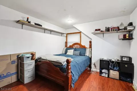 Bedroom - 2 Dey Pl, Edison, NJ 08817 photo 3 of 4