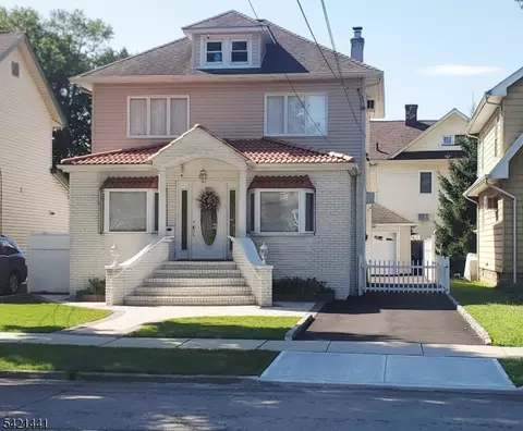 206 E Clay Ave, Roselle Park, NJ 07204