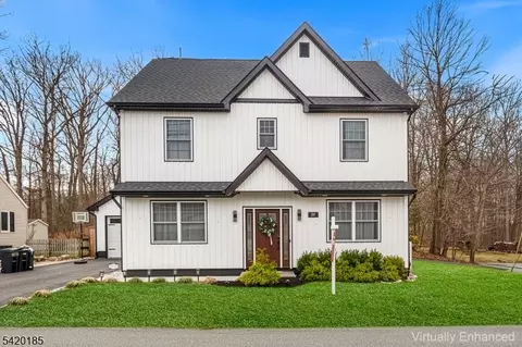 29 Tennis Rd, Lake Hopatcong, NJ 07849