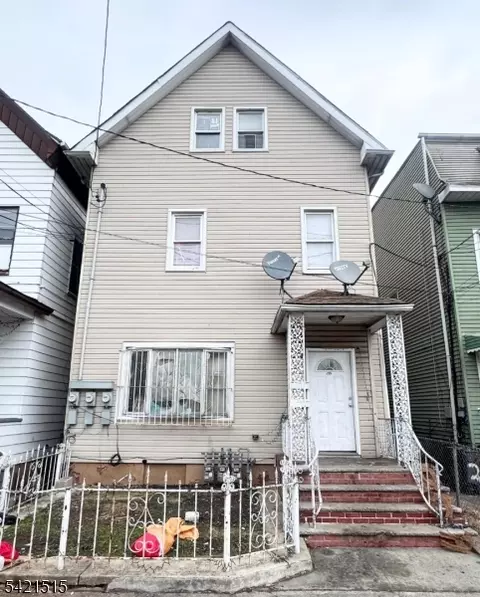 255 Franklin St, Elizabeth City, NJ 07206