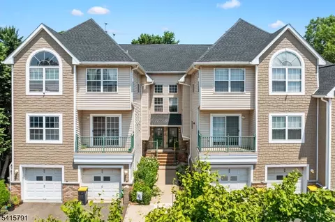 203 Rhoads Dr, Belle Mead, NJ 08502