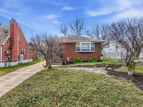47 S Walnut Ave, Iselin, NJ 08830