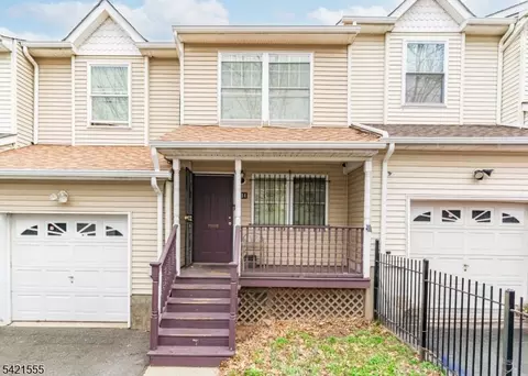 94 19th Ave, Newark, NJ 07103