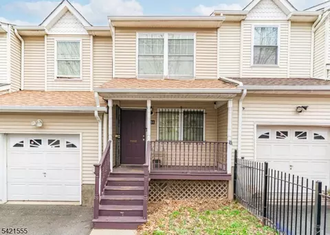 94 19th Ave, Newark, NJ 07103