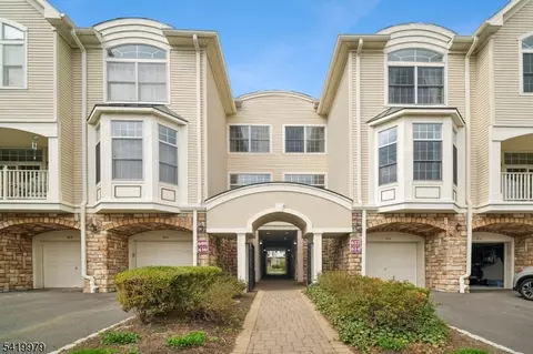 614 Turlington Ct, Livingston, NJ 07039