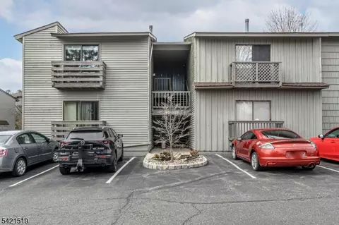 1002 Spruce Hills Dr, Glen Gardner, NJ 08826