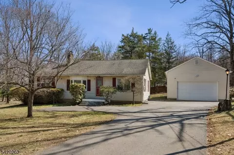 3 Morgan Ln, Belvidere, NJ 07823