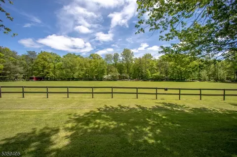76 Glen Rd, Wantage, NJ 07461