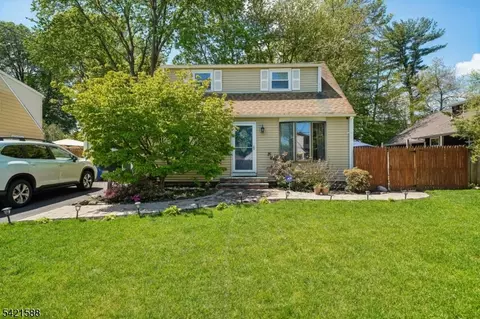 345 Redmont Rd, North Plainfield, NJ 07063