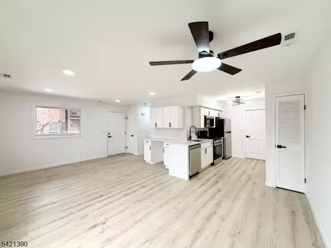 1 Beaver Creek Dr #1, Vernon, NJ 07462