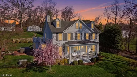 11 Mccrea Rd, Asbury, NJ 08802