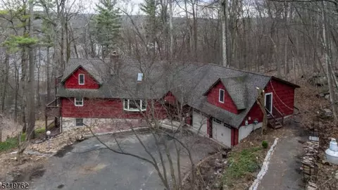 56 Cliff Rd, West Milford, NJ 07480