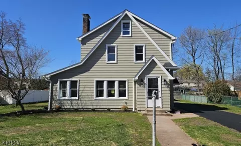 38 Prospect Ave, Pompton Plains, NJ 07444