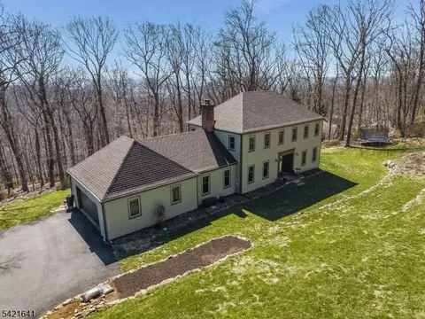 514 Lannon Ln, Glen Gardner, NJ 08826