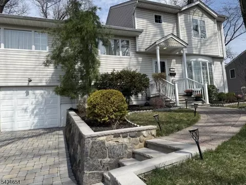 43 Busteed Dr, Midland Park, NJ 07432