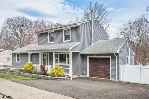 104 Lionshead Dr W, Wayne, NJ 07470