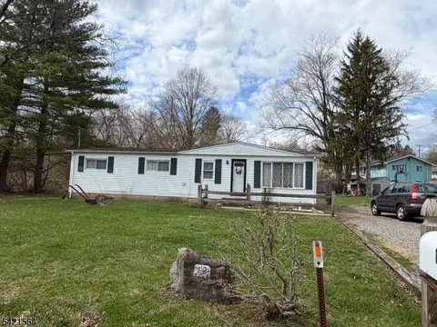 12 Dennis Ave, High Bridge, NJ 08829