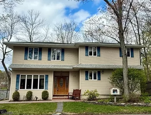 32 Clayton Rd, Hewitt, NJ 07421