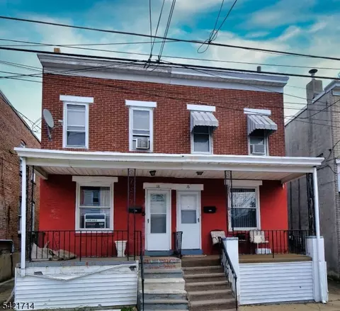 18 Dexter St, Trenton, NJ 08638