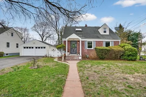 200 Rambler Ave, New Milford, NJ 07646