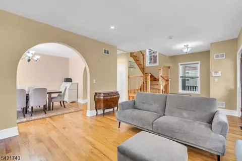 Entry Way - 467 Summit Ave, Hackensack, NJ 07601 photo 2 of 5