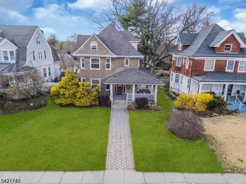 Exterior - 467 Summit Ave, Hackensack, NJ 07601 photo 2 of 11