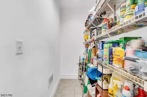 Entry Way - 467 Summit Ave, Hackensack, NJ 07601 photo 3 of 5
