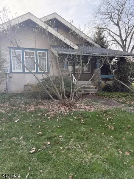 37 Parker St, Belvidere, NJ 07823