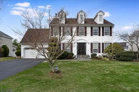 15 Crossing Dr, Flanders, NJ 07836