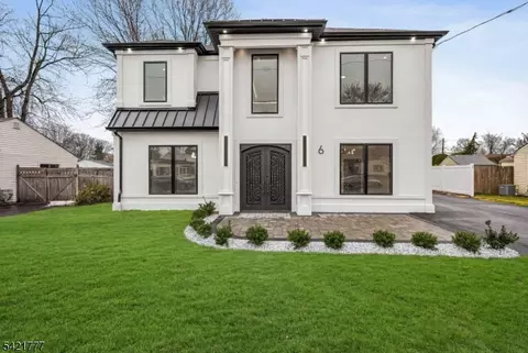 6 E Knollwood Rd, Edison, NJ 08817