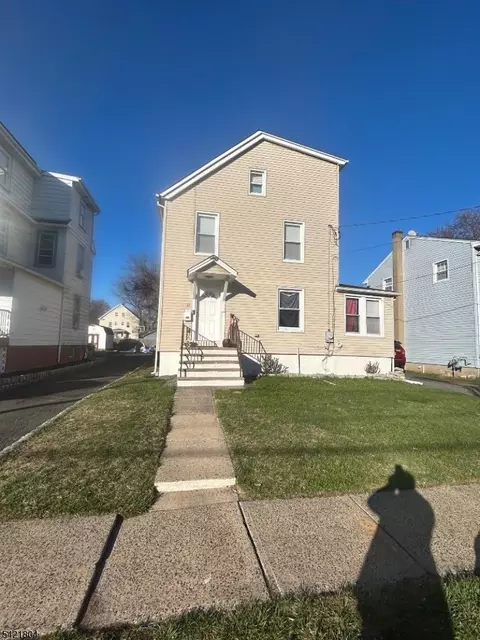 42 Whitewood Ave, North Plainfield, NJ 07060