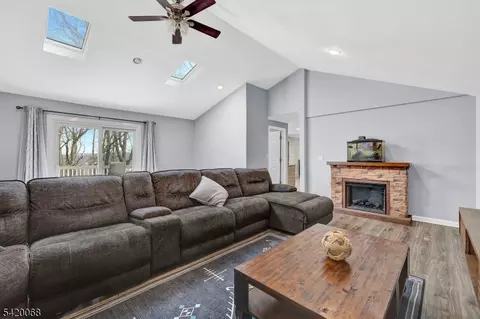 318 Daniel St, Dover, NJ 07801 photo 20