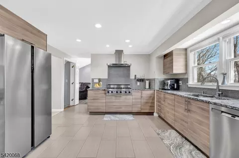 318 Daniel St, Dover, NJ 07801 photo 11