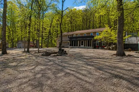 90 Emmans Rd, Ledgewood, NJ 07852