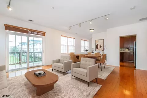 177 Brittany Ct, Clifton, NJ 07013